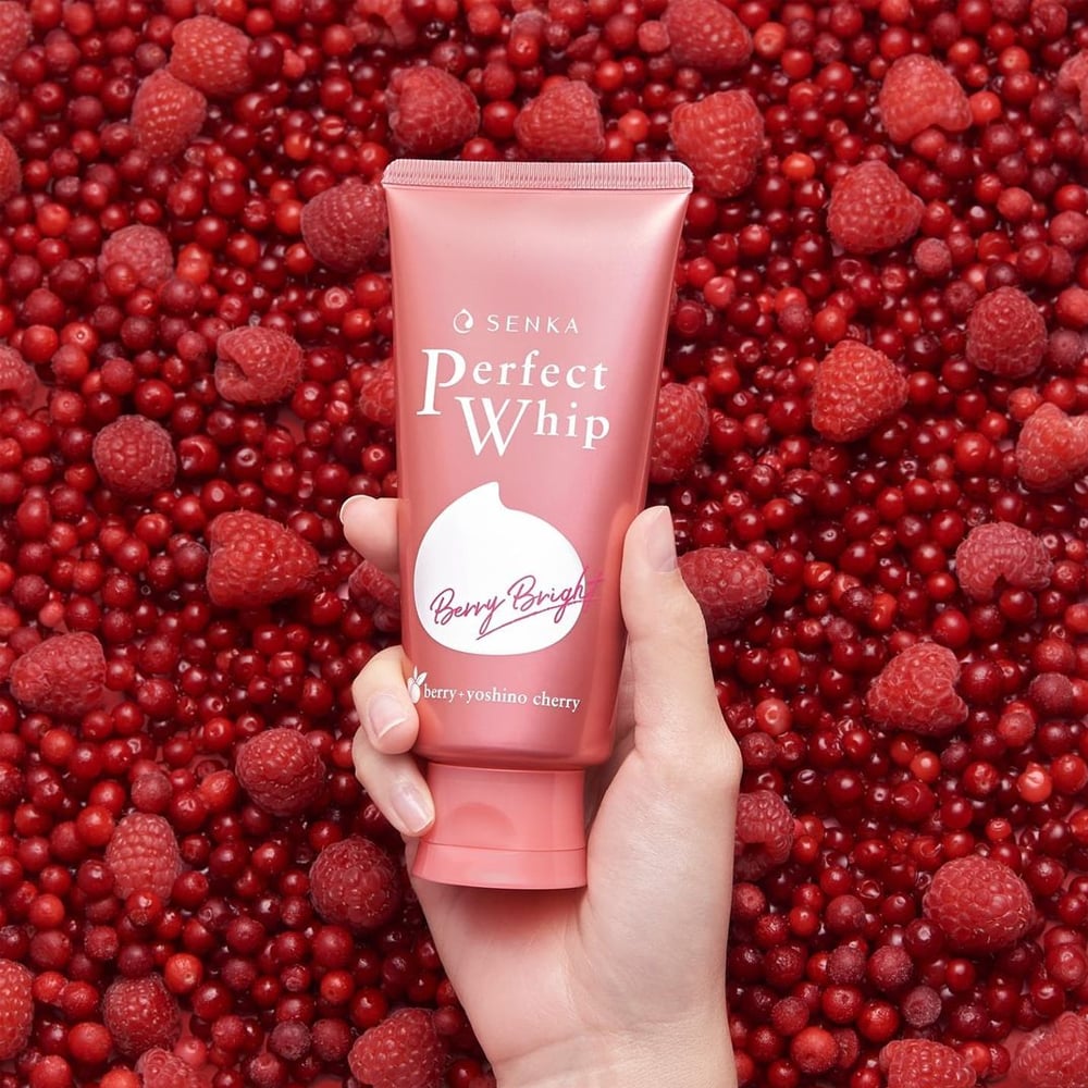 Shiseido Senka Perfect Whip Berry Bright Foam Cleanser (100g) - Kiyoko Beauty